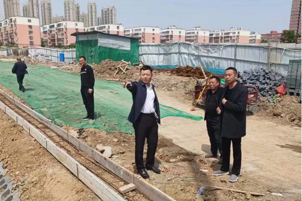 駐馬店市黃淮建設(shè)工程有限公司到各在建項(xiàng)目進(jìn)行節(jié)日慰問(wèn)173.png 駐馬店市黃淮建設(shè)工程有限公司到各在建項(xiàng)目進(jìn)行節(jié)日慰問(wèn)173.png