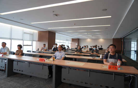 0930新聞稿—中共駐馬店市產業(yè)投資集團有限公司委員會 組織收看烈士紀念日向人民英雄敬獻花籃儀式現場直播521.png