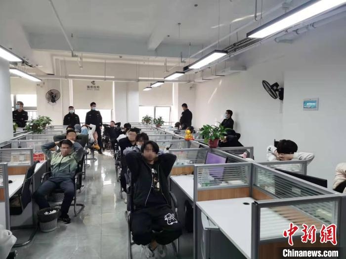 抓捕現(xiàn)場?！￠L沙市公安局供圖