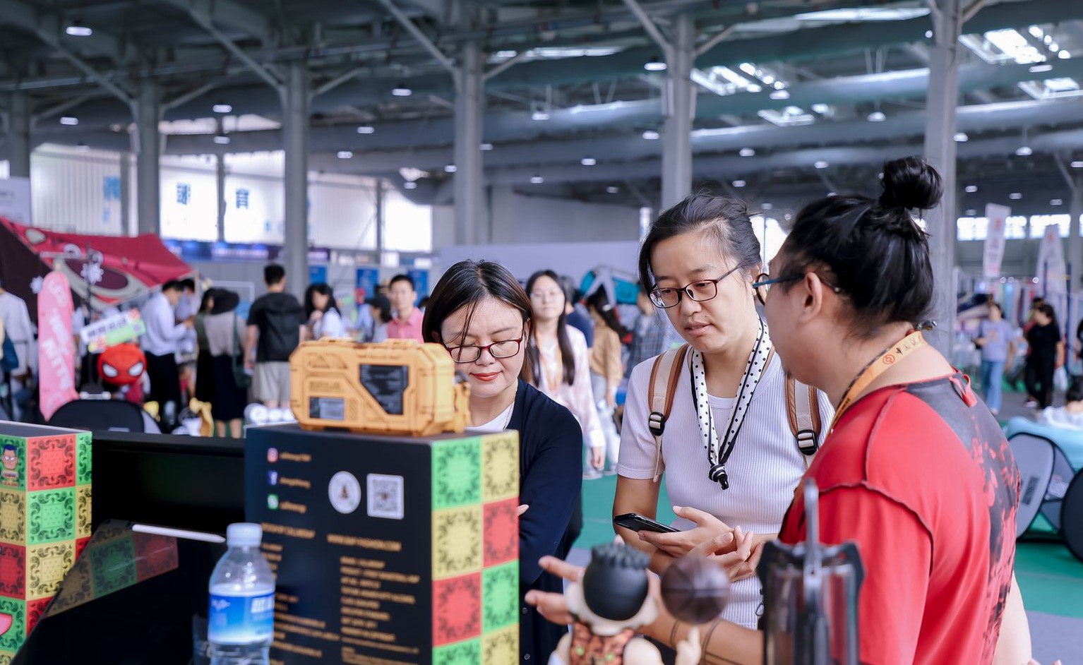 體育服務專題展區(qū)現(xiàn)場。人民網(wǎng) 歐陽易佳攝
