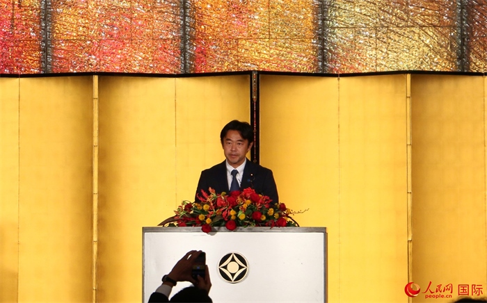 日本外務(wù)大臣政務(wù)官穗坂泰發(fā)表致辭。人民網(wǎng) 許可攝