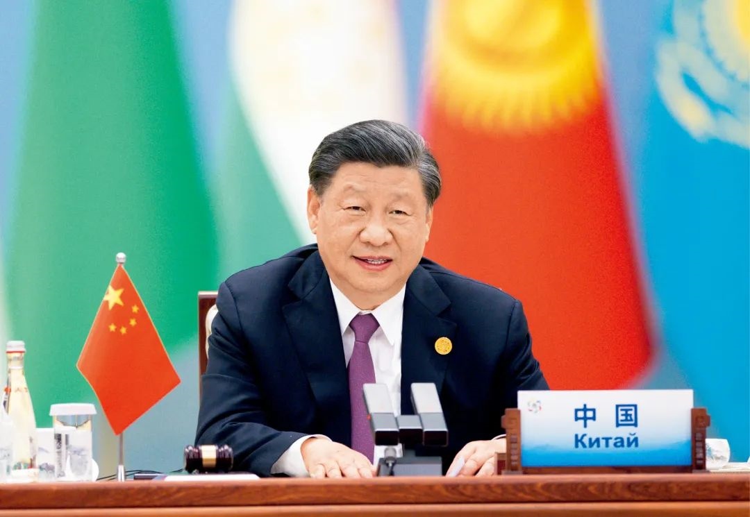 2023年5月19日上午，國家主席習(xí)近平在陜西省西安市主持首屆中國—中亞峰會(huì)并發(fā)表題為《攜手建設(shè)守望相助、共同發(fā)展、普遍安全、世代友好的中國—中亞命運(yùn)共同體》的主旨講話。圖/ 新華社記者 黃敬文 攝