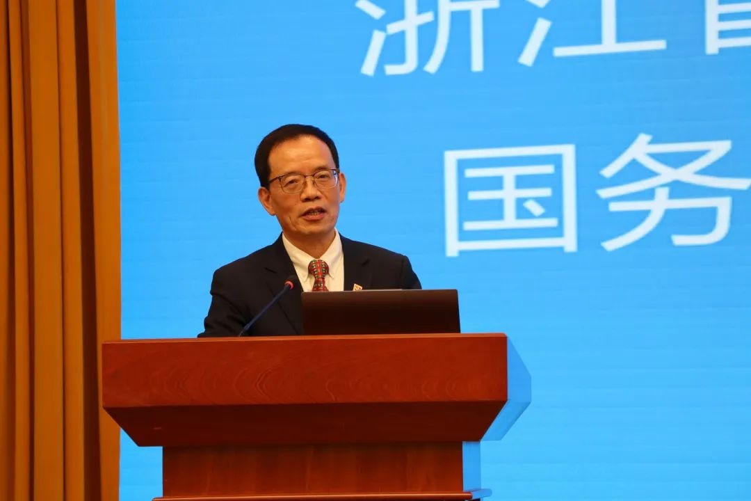 浙江省區(qū)域國別與國際傳播研究智庫聯(lián)盟首席專家、浙江師范大學(xué)非洲區(qū)域國別學(xué)學(xué)部學(xué)術(shù)委員會常務(wù)副主任劉鴻武致辭。主辦方供圖