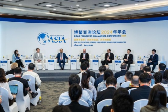圖為博鰲亞洲論壇2024年年會“AIGC改變世界”分論壇現(xiàn)場。新華社記者 曹夢瑤 攝