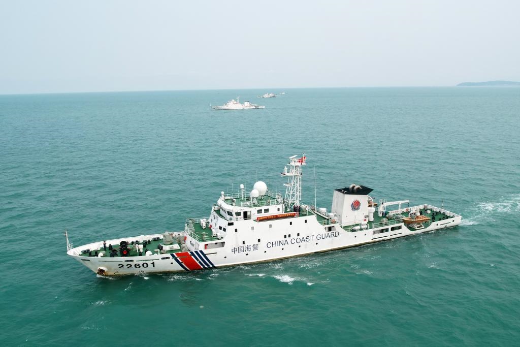 圖為5月14日海警艦艇編隊在巡航管控。（中國海警局南海分局供圖）