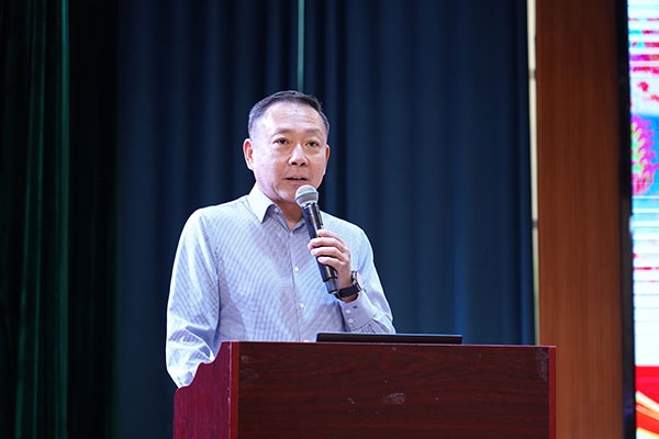 北京大鸞翔宇慈善基金會(huì)理事長(zhǎng)、周恩來(lái)侄外孫沈清講述周恩來(lái)的讀書故事。