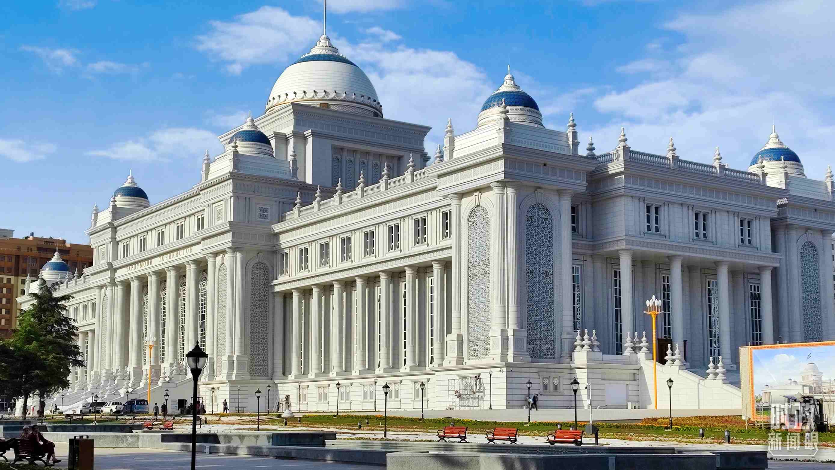 △中方援建塔議會大樓。（總臺記者員志軍拍攝）