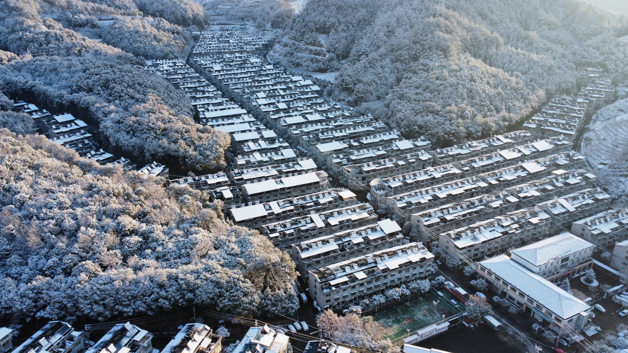 慶元縣濛洲街道同濟(jì)新村，雪后初霽。慶元縣融媒體中心 供圖